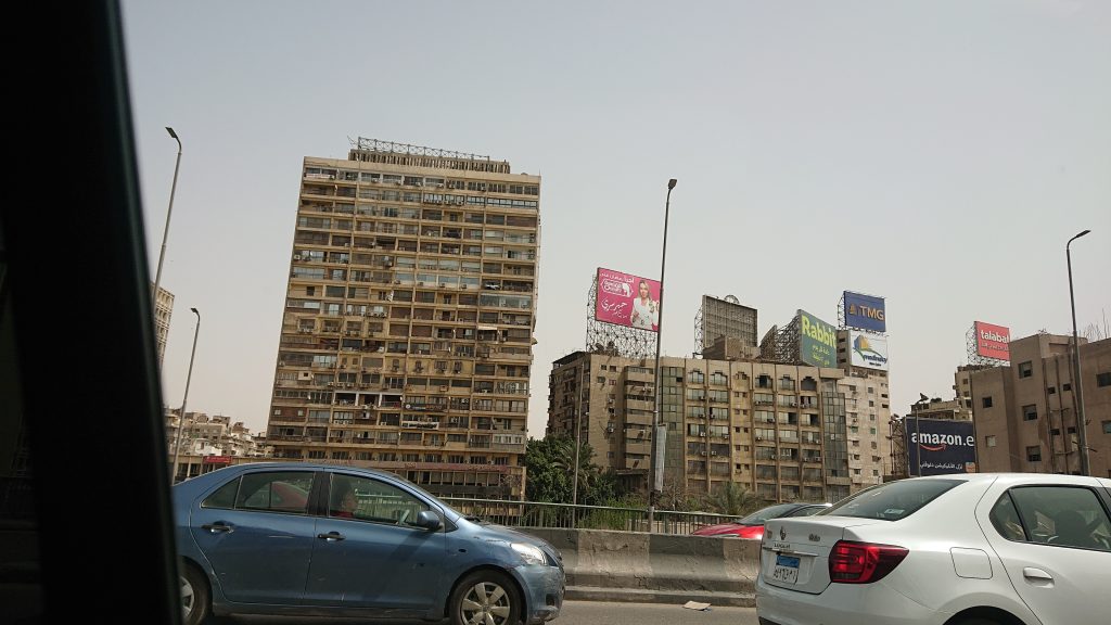 タクシーから見えたカイロ市内の様子